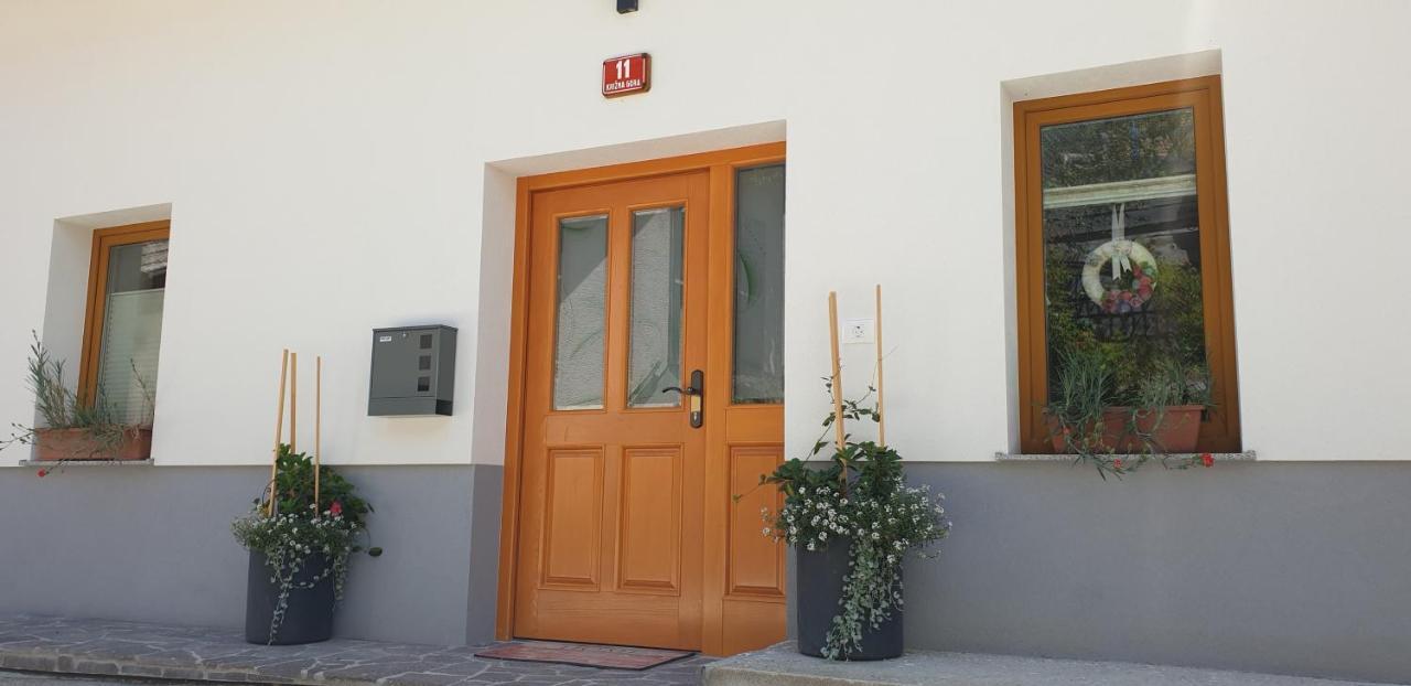 Apartma Pri Bostjanu Škofja Loka Eksteriør bilde